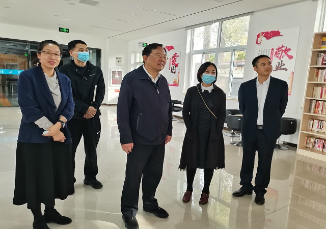 誌廣大香蕉性爱网快訊：北京電視台現場報道，員工接種第三針疫苗