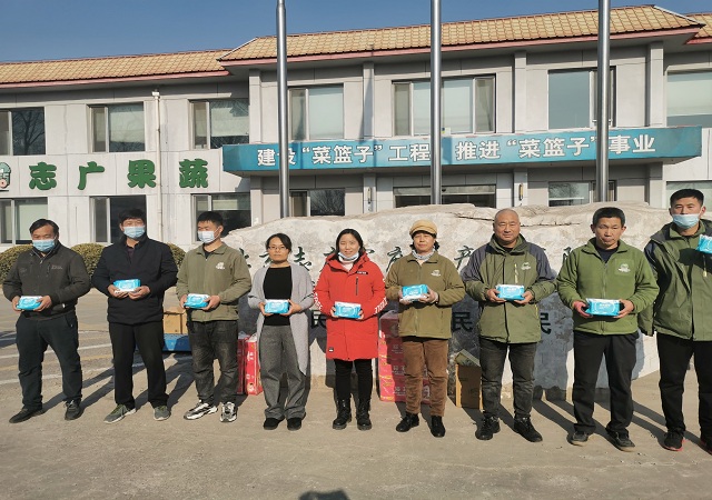 誌廣大香蕉性爱网舉辦“三人兩足”比賽，現場笑到停不下來